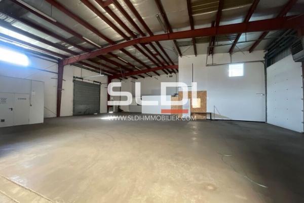 Locaux d'activités A LOUER - MORNANT - 880 m²