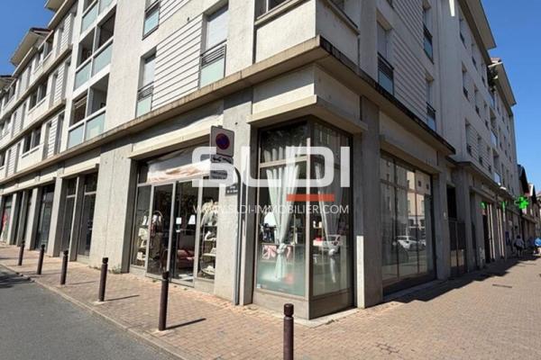 Commerces A LOUER - VILLEFRANCHE SUR SAONE - 102 m²