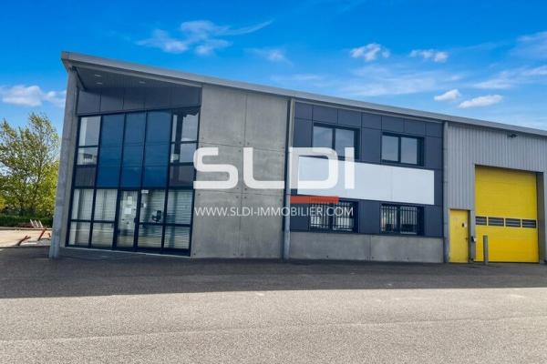 Locaux d'activités A LOUER - VAULX EN VELIN - 931 m²