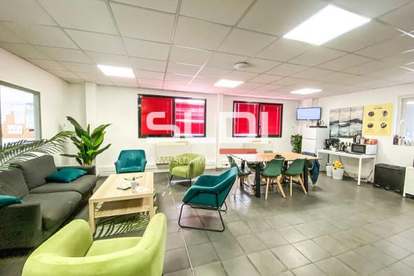 Locaux d'activités A LOUER - VAULX EN VELIN - 1 088 m²