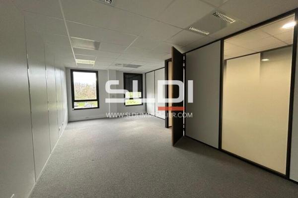 Bureaux A LOUER - LIMONEST - 243 m²