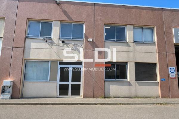 Locaux d'activités A LOUER - CHASSIEU - 333 m²