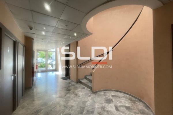 Bureaux A VENDRE - BRON - 793 m²