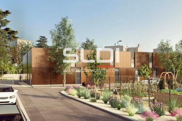 Locaux d'activités A LOUER - BRON - 997 m²