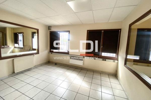 Locaux d'activités A VENDRE OU A LOUER - SAINT GEORGES D'ESPERANCHE - 3 620 m²