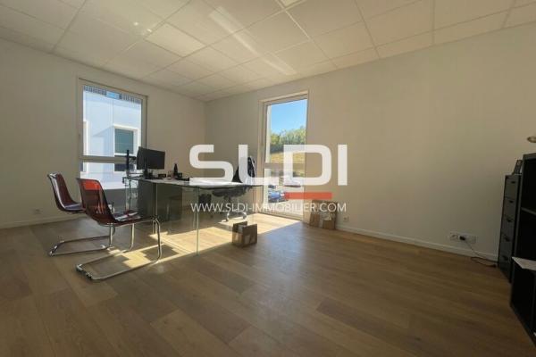 Bureaux A LOUER - SAINT GENIS LAVAL - 160 m²