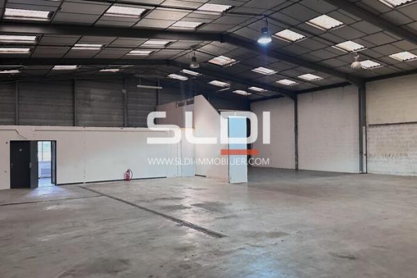 Locaux d'activités A LOUER - VAULX EN VELIN - 550 m²