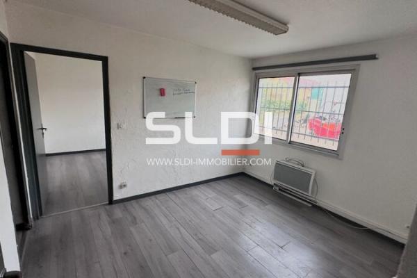 Locaux d'activités A LOUER - VAULX EN VELIN - 550 m²