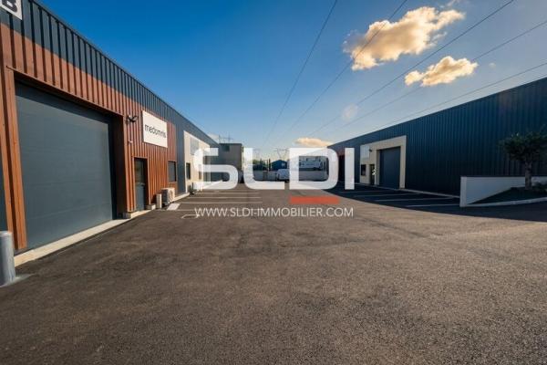 Locaux d'activités A LOUER - JONAGE - 1 657 m²