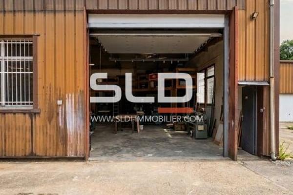 Locaux d'activités A LOUER - SAINT ETIENNE - 520 m²