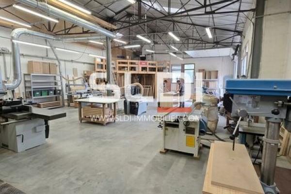 Locaux d'activités A LOUER - SAINT ETIENNE - 520 m²