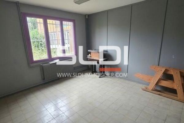 Locaux d'activités A LOUER - SAINT ETIENNE - 520 m²