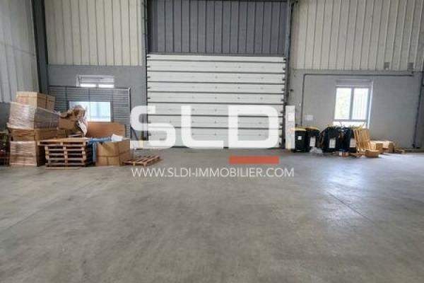 Locaux d'activités A LOUER - SAINT ETIENNE - 1 050 m²
