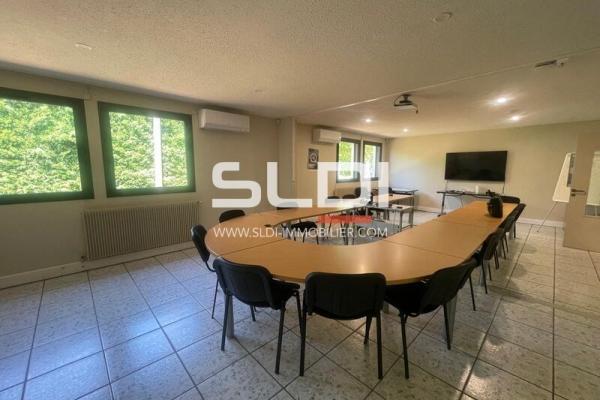 Bureaux A VENDRE - AMBERIEUX - 670 m²