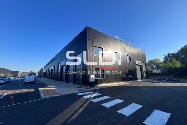 Locaux d'activités A LOUER - TREVOUX - 237 m²