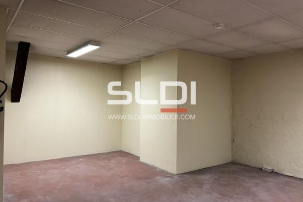Locaux d'activités A LOUER - LYON - 335 m²