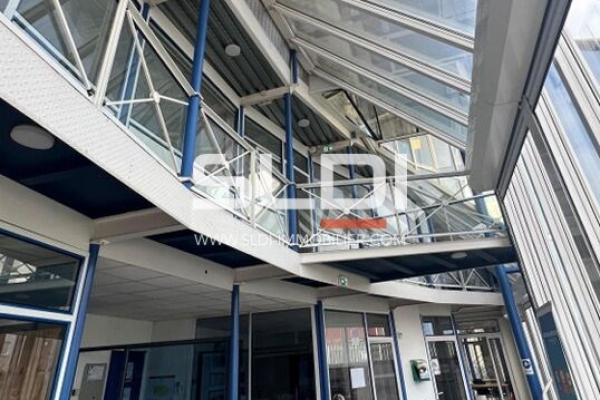 Locaux d'activités A LOUER - VAULX EN VELIN - 2 140 m²
