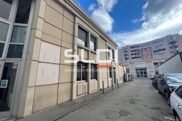 Bureaux A LOUER - VILLEURBANNE - 545 m²