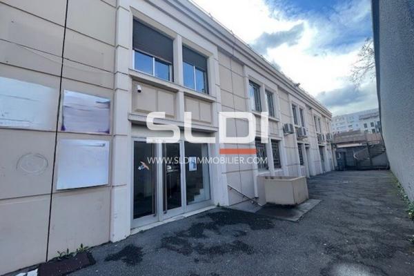 Bureaux A LOUER - VILLEURBANNE - 545 m²