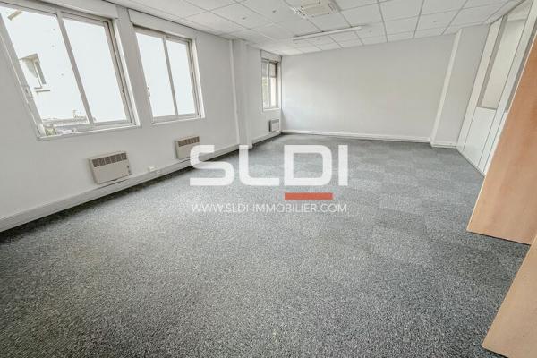 Bureaux A LOUER - VILLEURBANNE - 729 m²