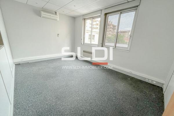 Bureaux A LOUER - VILLEURBANNE - 729 m²