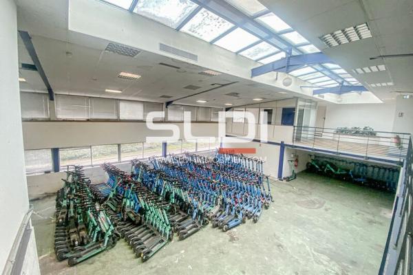 Locaux d'activités A LOUER - SAINT FONS - 930 m²