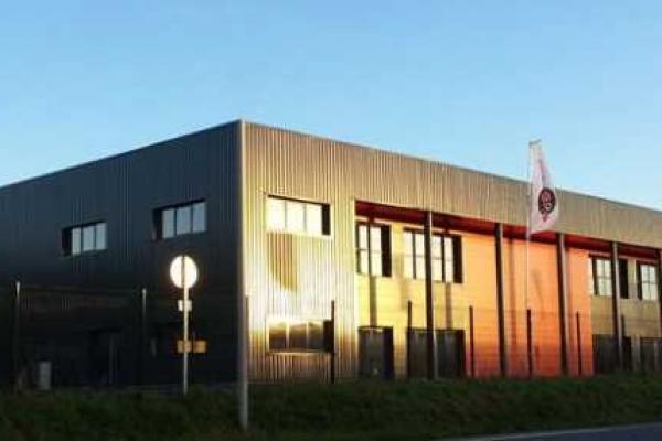 Bureaux A LOUER - ARNAS - 175 m²