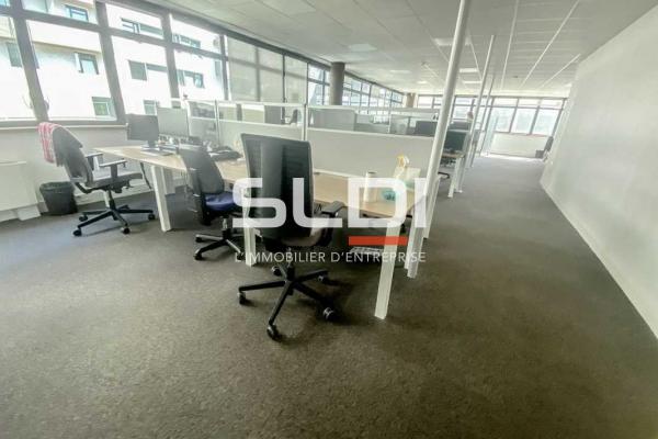Bureaux A LOUER - TASSIN LA DEMI LUNE - 202 m²