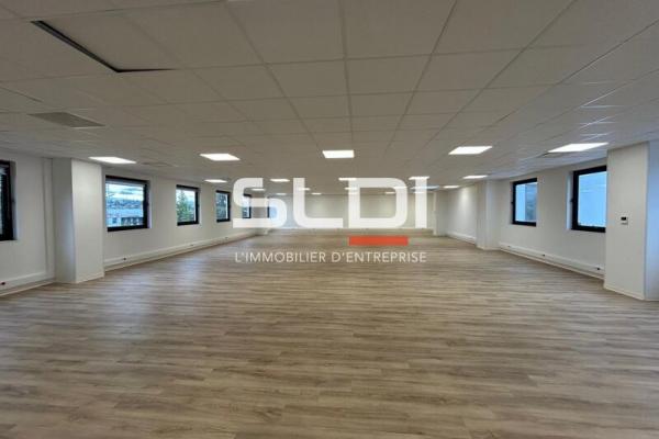 Bureaux A LOUER - LIMONEST - 2 078 m²
