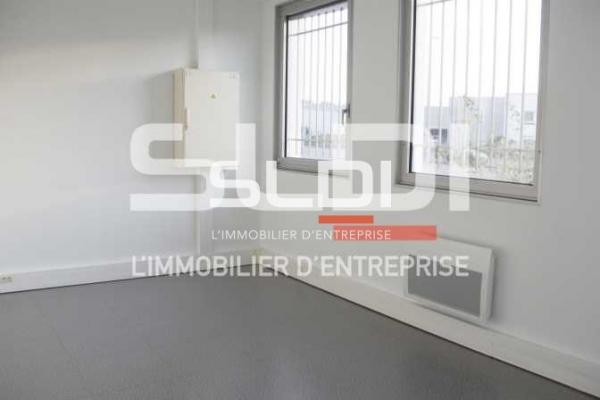 Activités A LOUER - VENISSIEUX - 3 688 m²