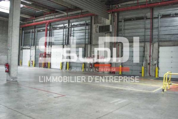 Locaux d'activités A LOUER - VENISSIEUX - 3 688 m²