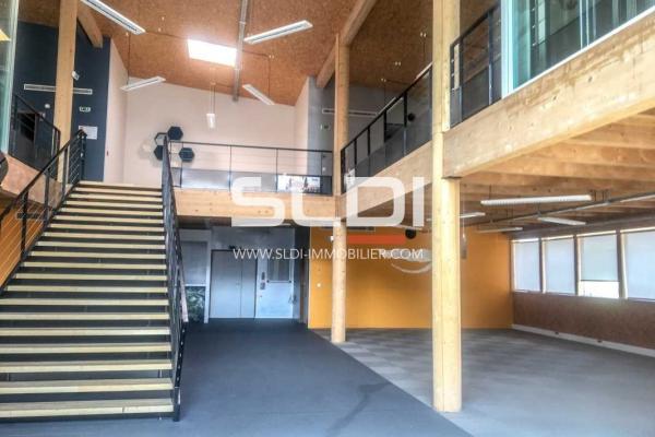 Bureaux A LOUER - SAINT PRIEST - 1 432 m²
