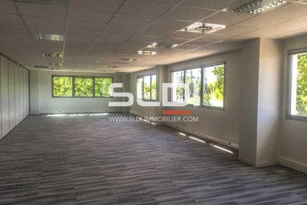 Bureaux A LOUER - SAINT PRIEST - 1 432 m²