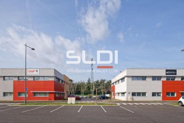 Bureaux A LOUER - SAINT PRIEST - 1 432 m²