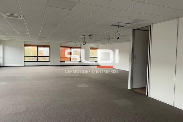 Bureaux A LOUER - SAINT PRIEST - 1 216 m²