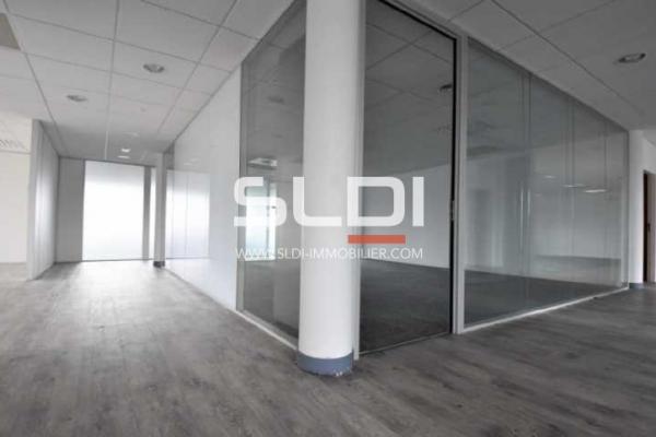 Bureaux A LOUER - SAINT PRIEST - 970 m²