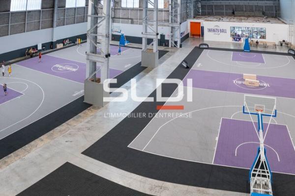 Locaux d'activités A LOUER - SAINT ETIENNE - 2 500 m²