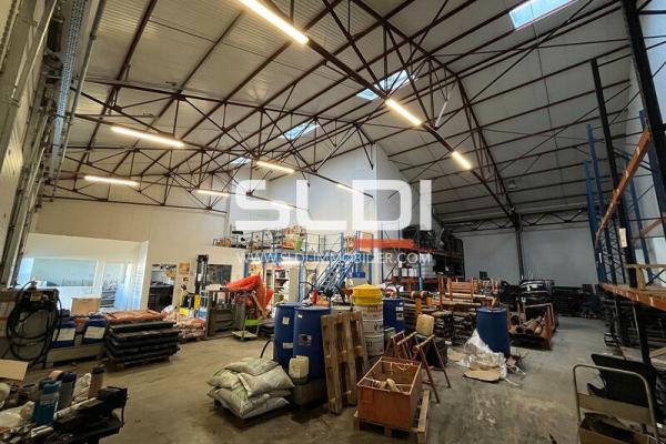 Locaux d'activités A LOUER - VAULX EN VELIN - 2 909 m²