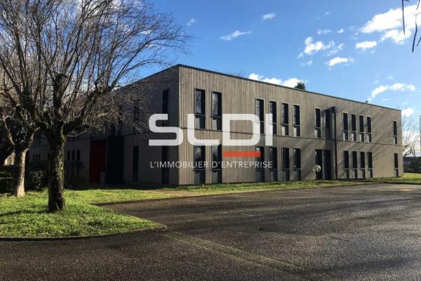 Bureaux A LOUER - VENISSIEUX - 7 006 m²