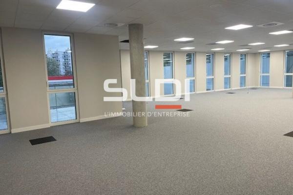 Bureaux A VENDRE OU A LOUER - VILLEURBANNE - 545 m²