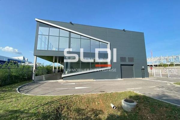 Commerces A LOUER - VENISSIEUX - 3 757 m²