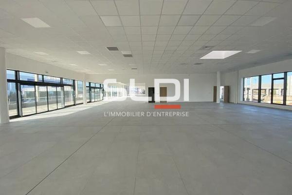Commerces A LOUER - VENISSIEUX - 3 757 m²