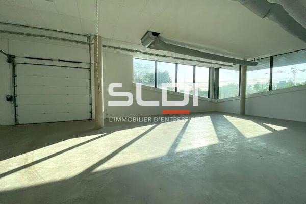 Commerces A LOUER - VENISSIEUX - 3 757 m²