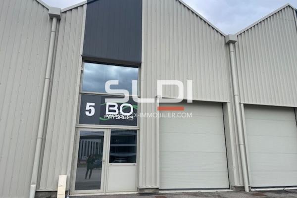 Locaux d'activités A LOUER - GENAS - 244 m²