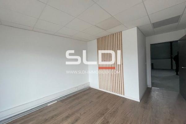 Locaux d'activités A LOUER - GENAS - 244 m²