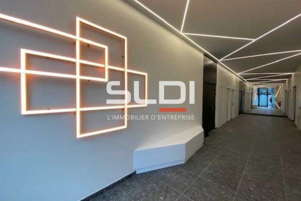 Bureaux A VENDRE OU A LOUER - LIMONEST - 1 837 m²