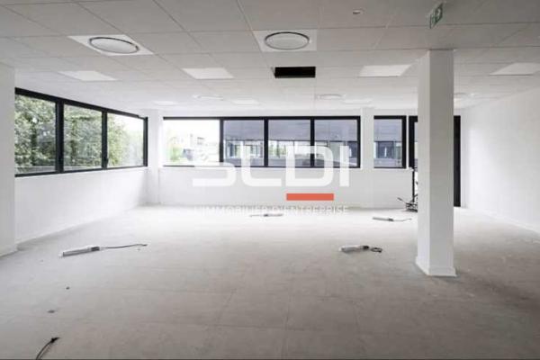 Bureaux A VENDRE OU A LOUER - LIMONEST - 1 837 m²