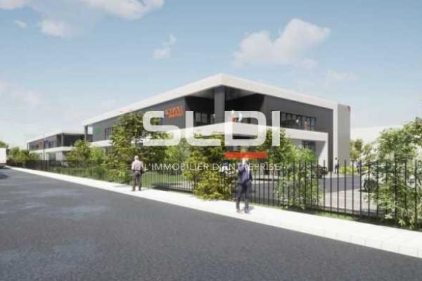 Locaux d'activités A LOUER - ARNAS - 1 881 m²