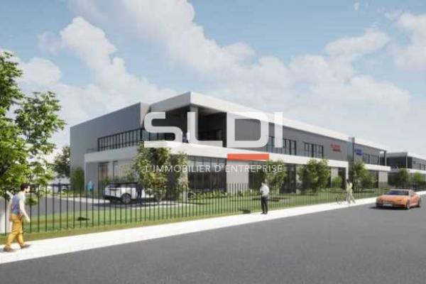 Locaux d'activités A LOUER - ARNAS - 1 881 m²