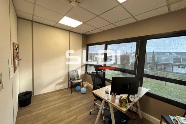Bureaux A LOUER - LIMAS - 210 m²